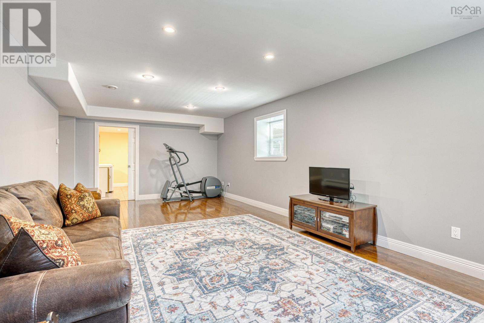 Property 47 of 49 of 55 SUMMIT Crescent