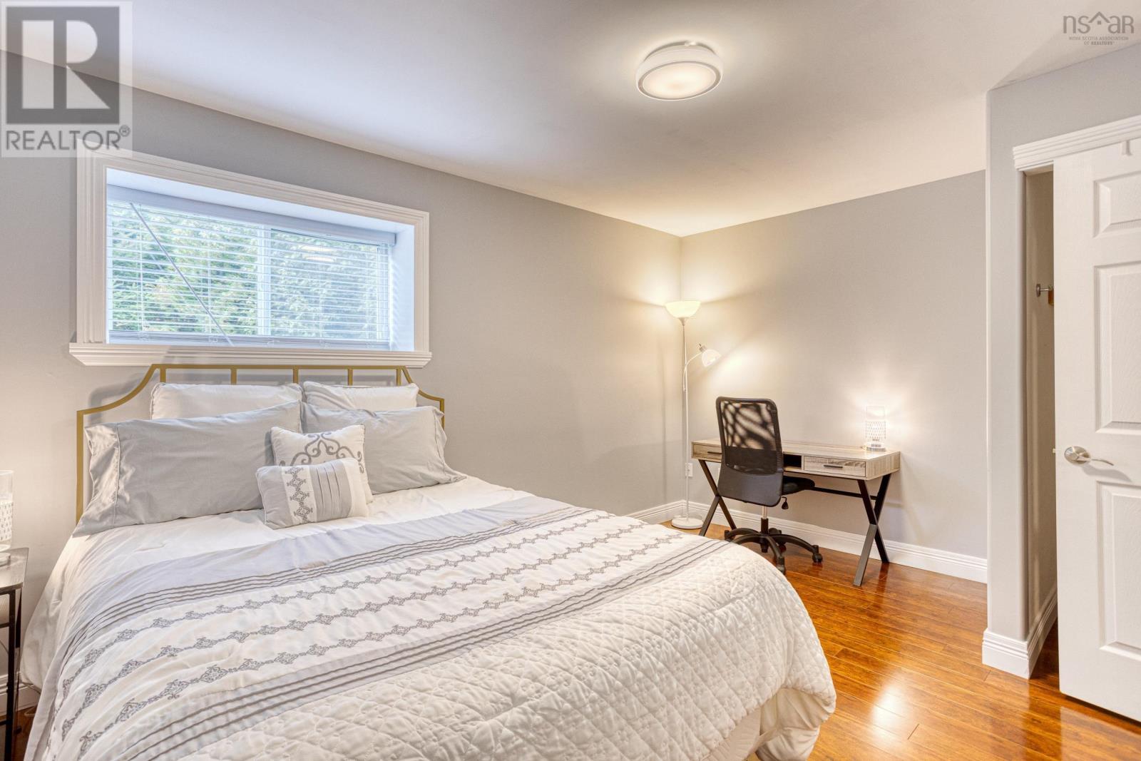 Property 43 of 49 of 55 SUMMIT Crescent