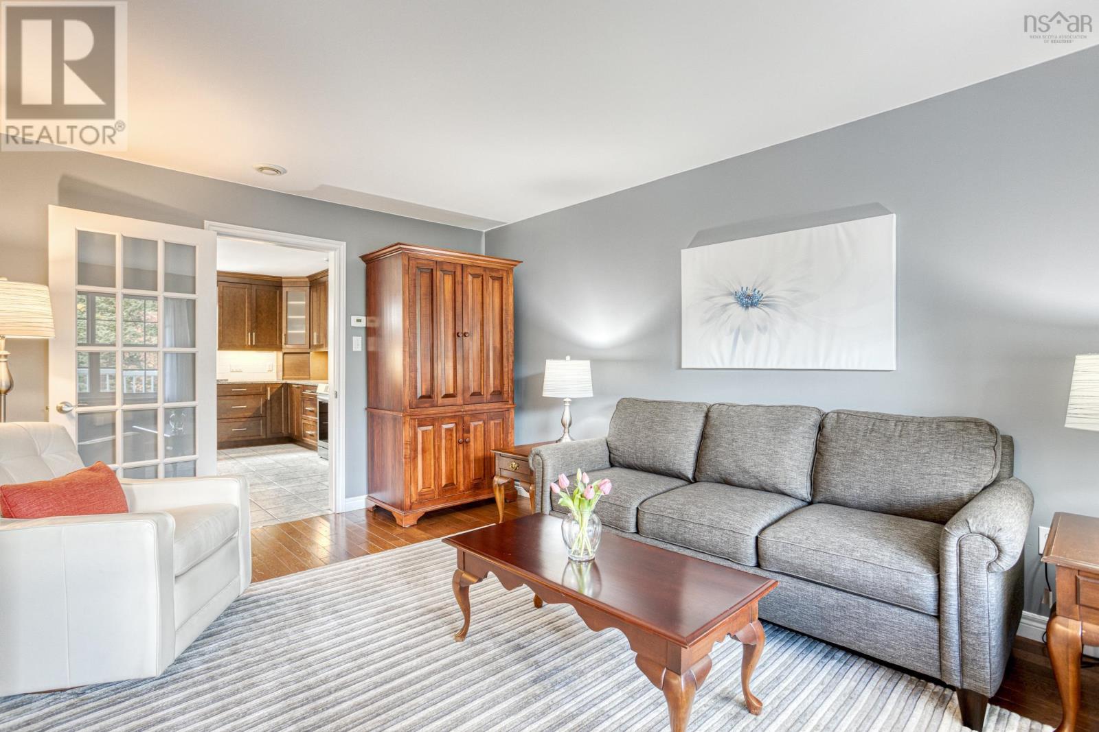 Property 9 of 49 of 55 SUMMIT Crescent