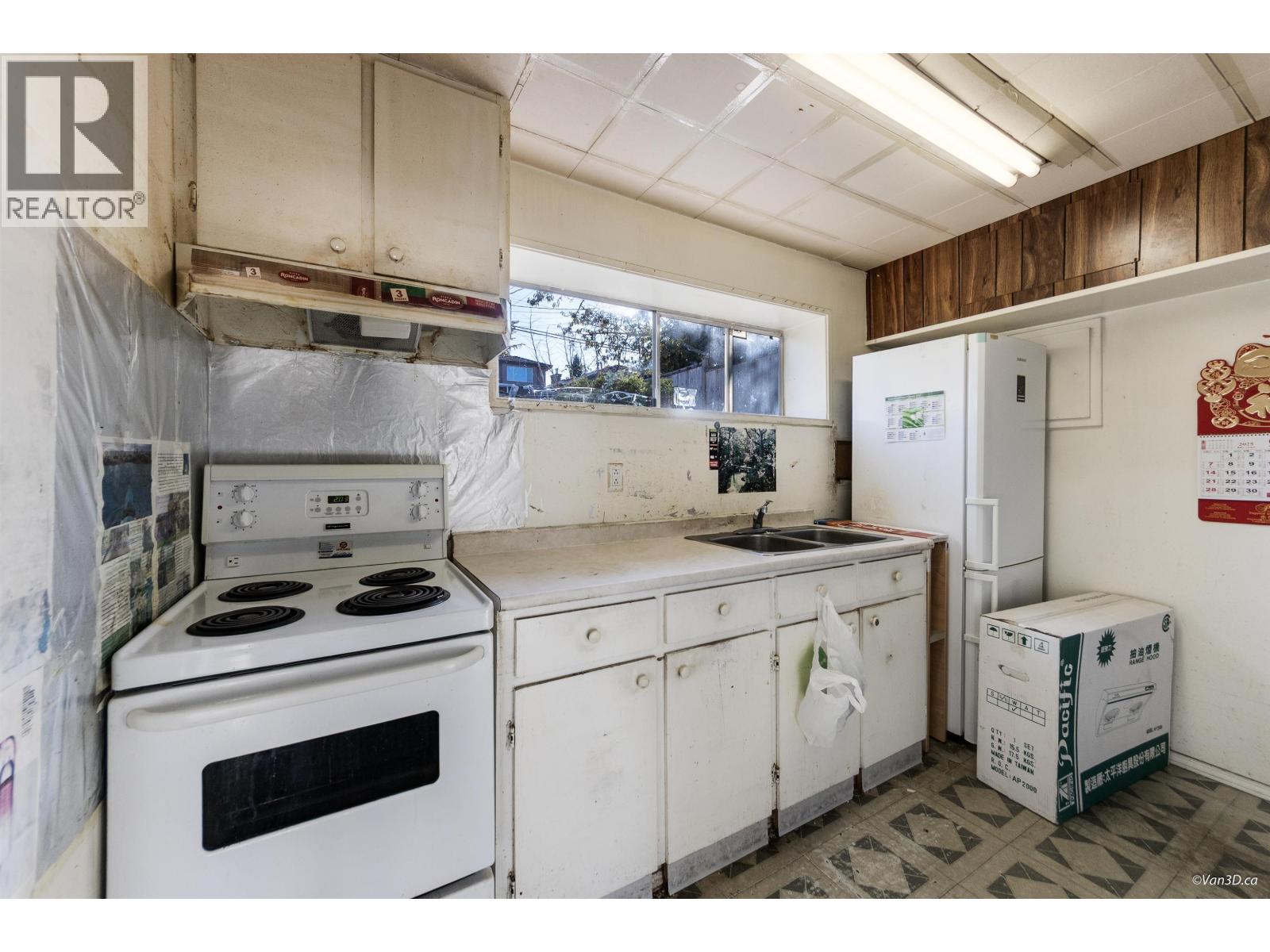 6096 SERVICE STREET, Burnaby