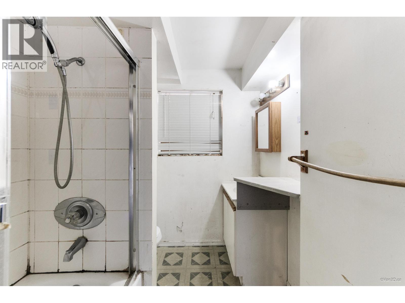 6096 SERVICE STREET, Burnaby