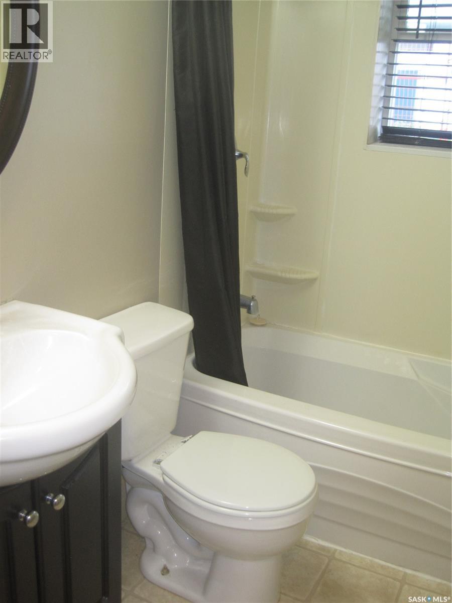 Multi-family House Low rise for Sale in  McIntosh STREET Regina 