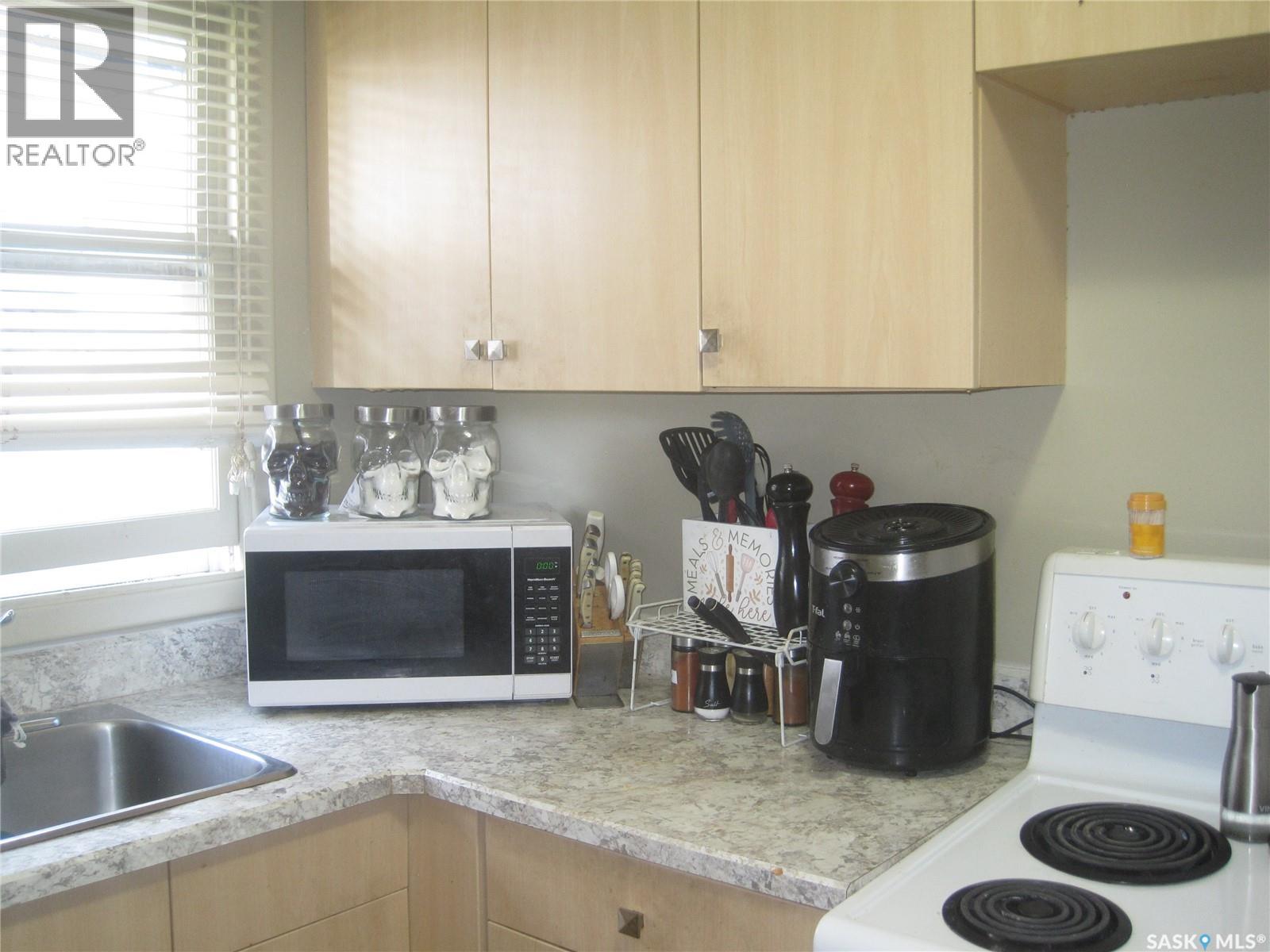 Multi-family House Low rise for Sale in  McIntosh STREET Regina 