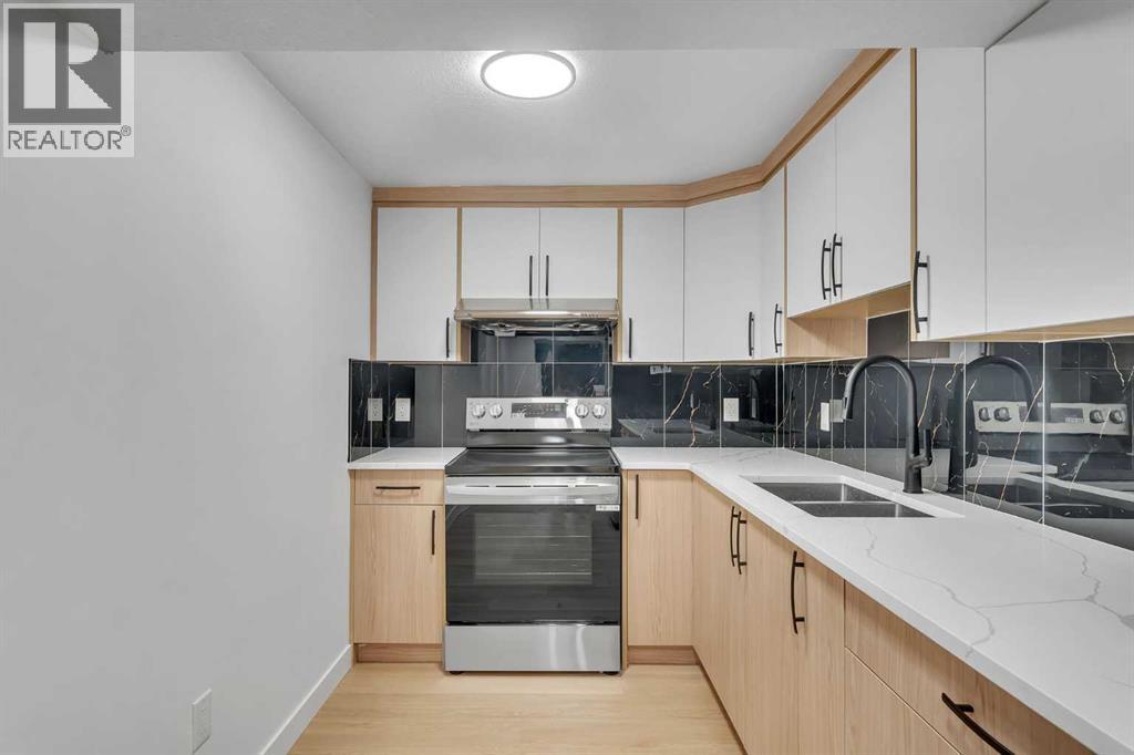 Single Family House Bi-level for Sale in  Lysander Place SE Ogden Calgary 