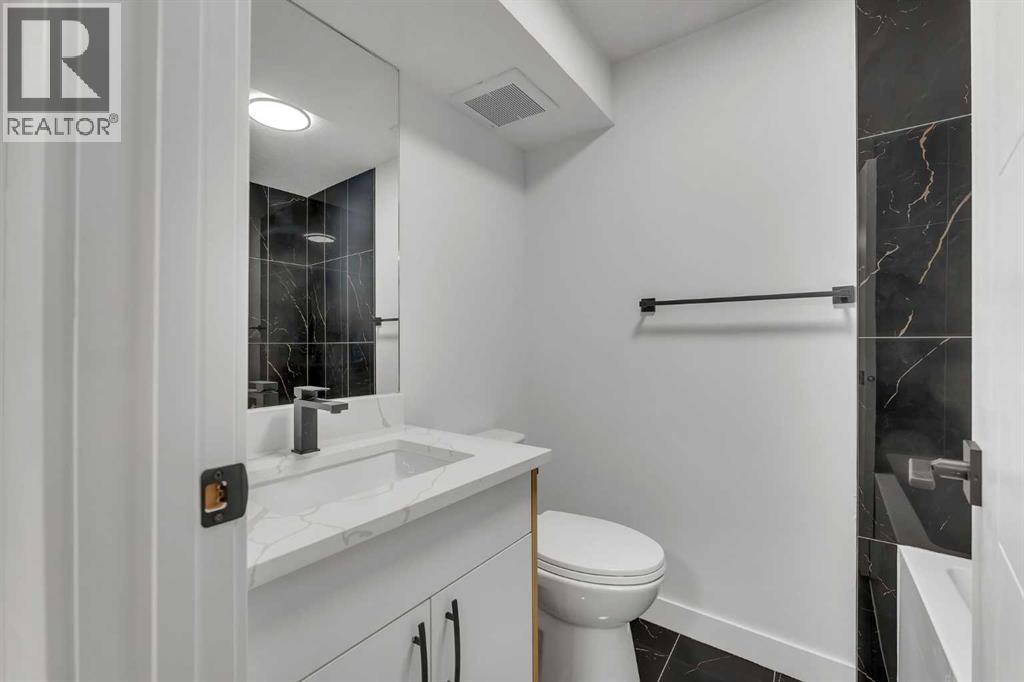 Single Family House Bi-level for Sale in  Lysander Place SE Ogden Calgary 