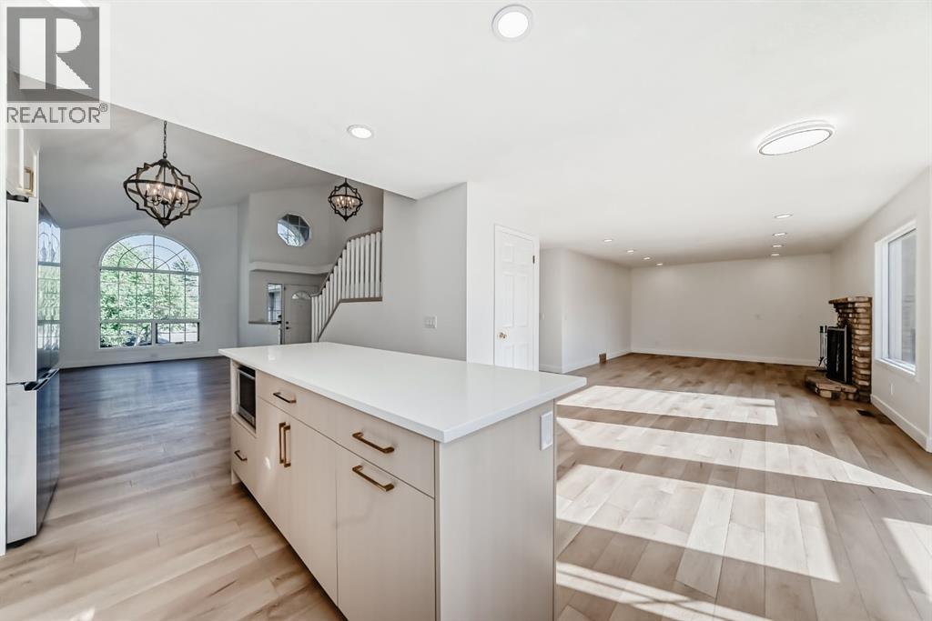 Single Family House for Sale in  Signature Close SW Signal Hill Calgary 