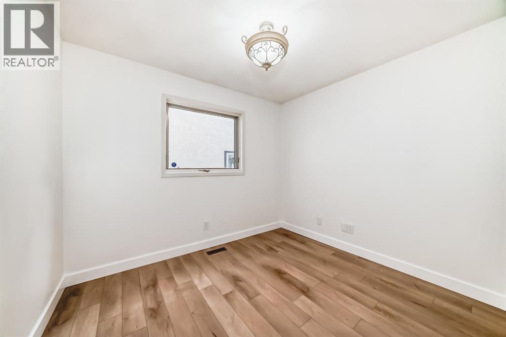 Single Family House for Sale in  Signature Close SW Signal Hill Calgary 