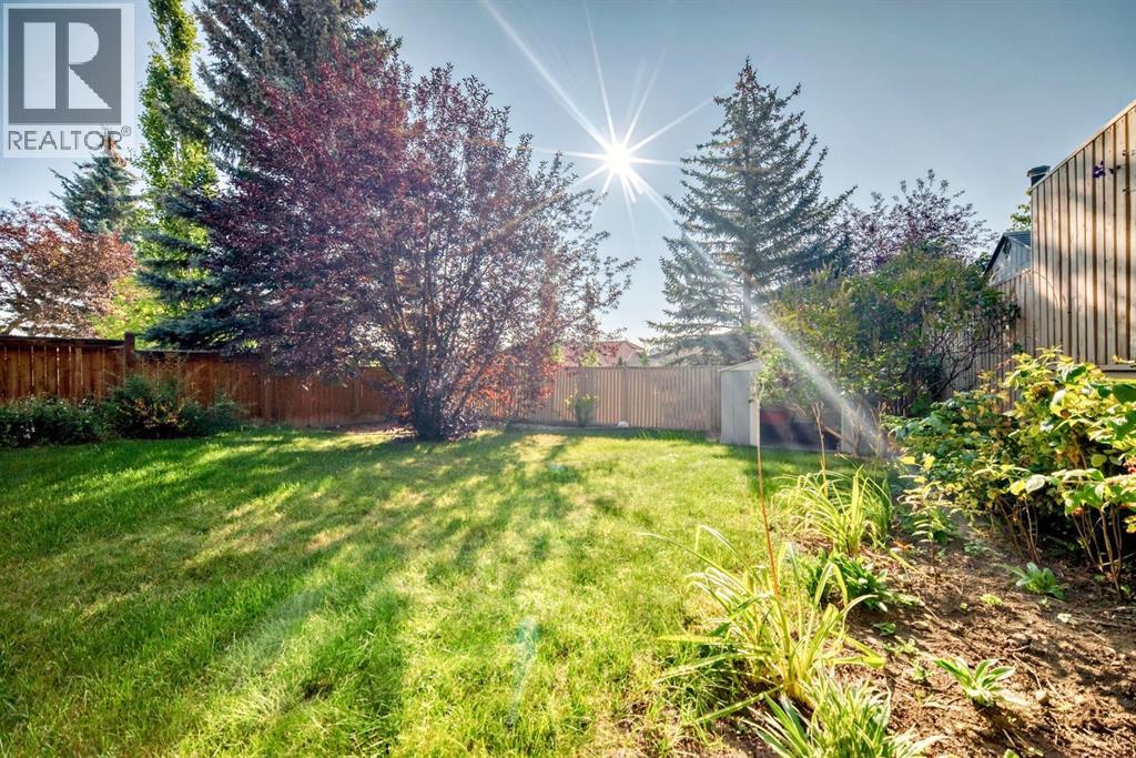 Single Family House for Sale in  Signature Close SW Signal Hill Calgary 