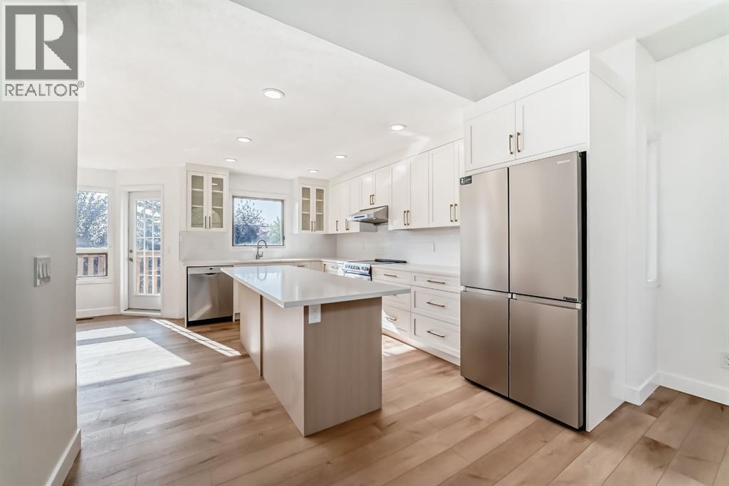 Single Family House for Sale in  Signature Close SW Signal Hill Calgary 