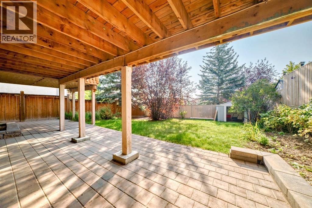 Single Family House for Sale in  Signature Close SW Signal Hill Calgary 