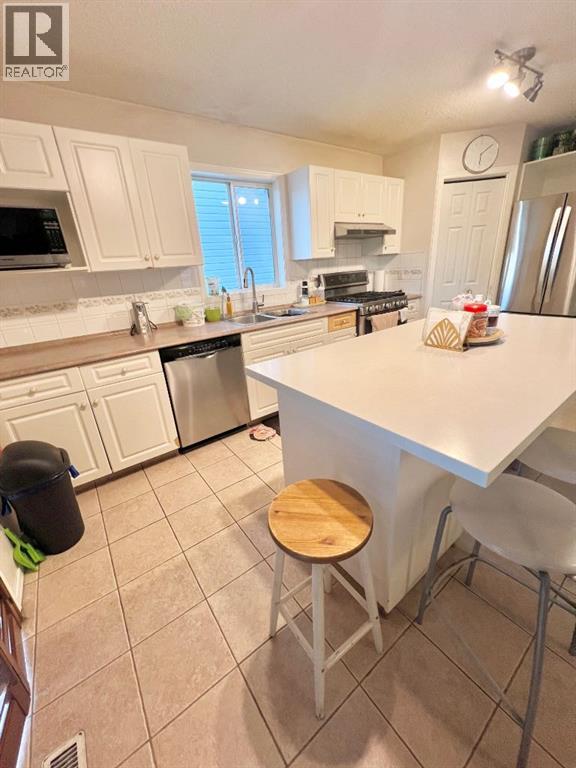 Single Family House for Sale in  Applestone Park SE Applewood Park Calgary 