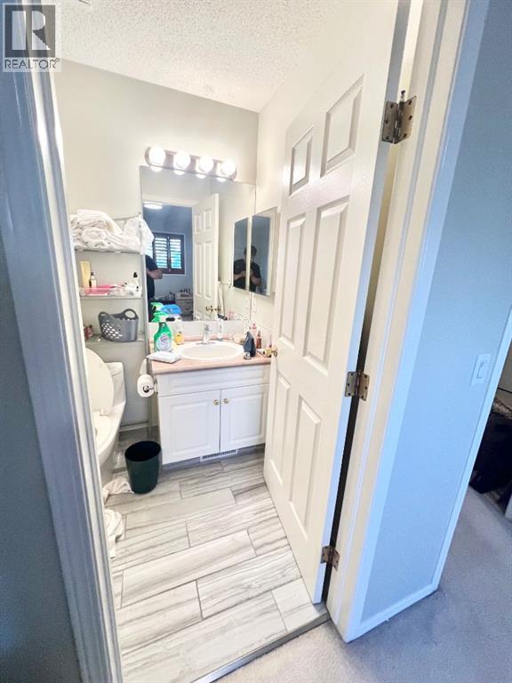 Single Family House for Sale in  Applestone Park SE Applewood Park Calgary 