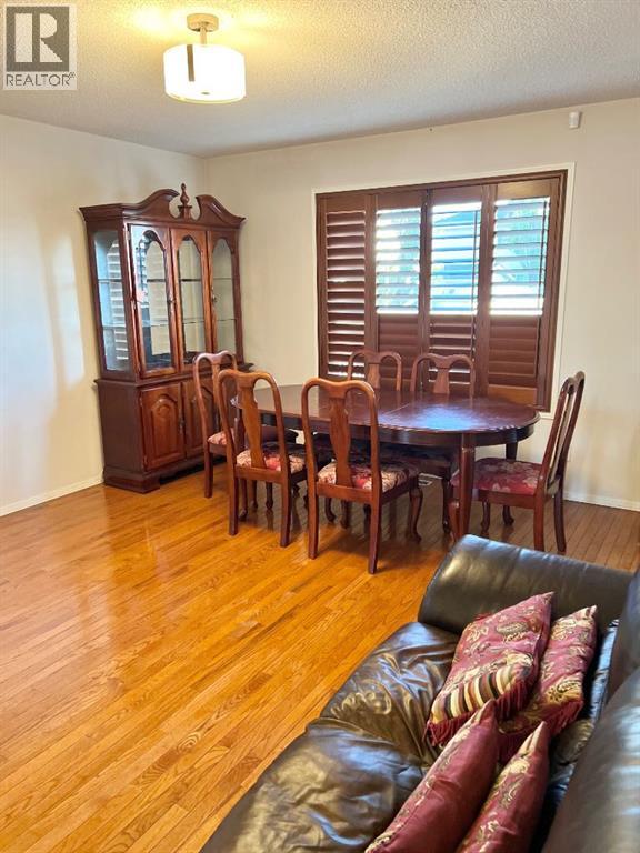 Single Family House for Sale in  Applestone Park SE Applewood Park Calgary 