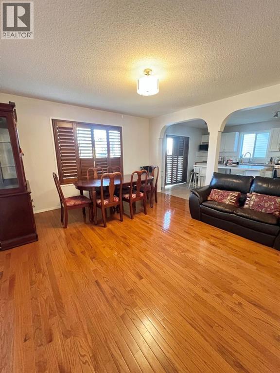 Single Family House for Sale in  Applestone Park SE Applewood Park Calgary 