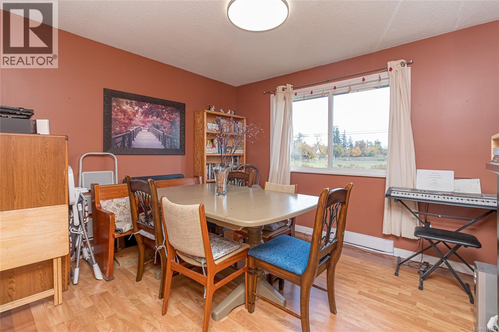 6274 Somenos Rd, Duncan