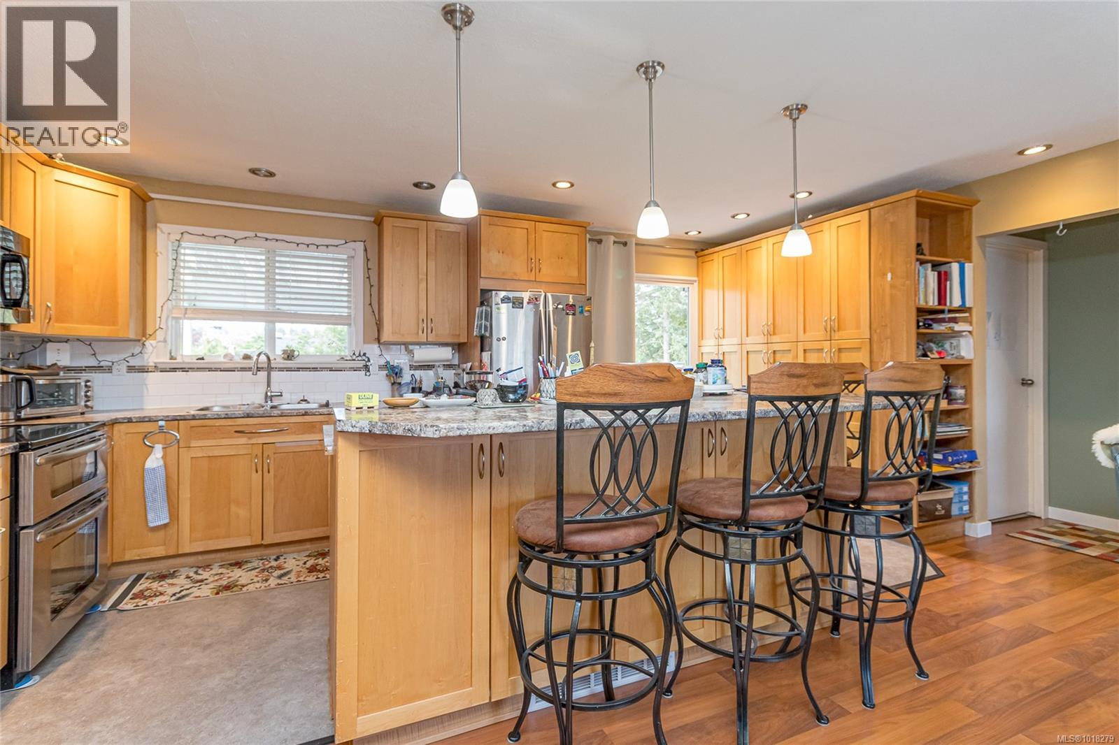 6274 Somenos Rd, Duncan