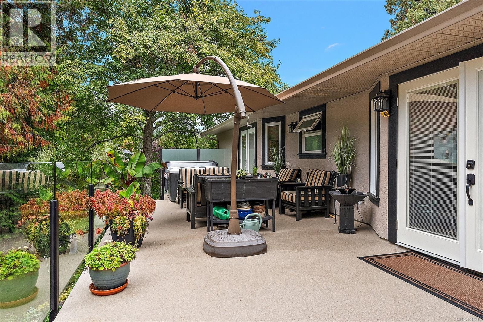 1602 Mayneview Terr, North Saanich