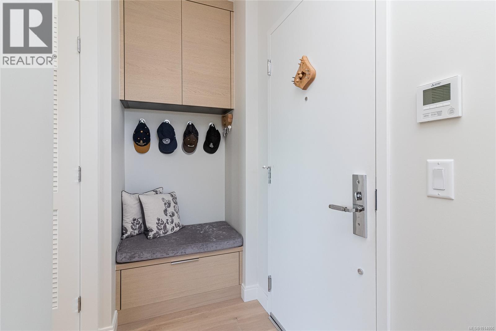 405 1916 Oak Bay Avenue, Victoria