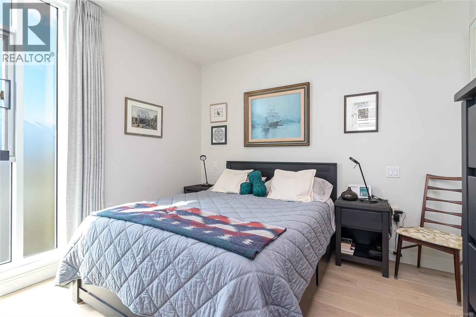 405 1916 Oak Bay Avenue, Victoria