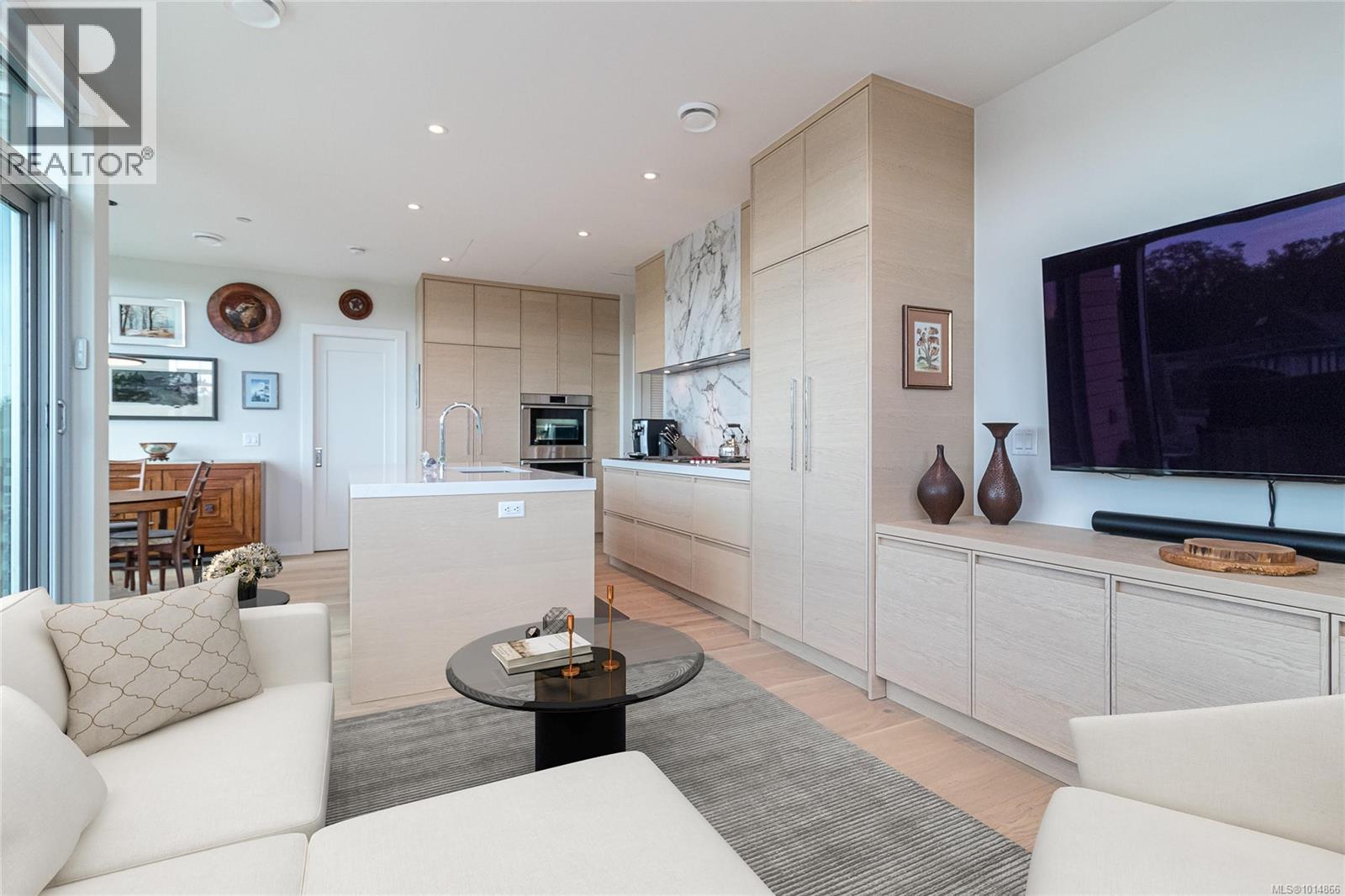 405 1916 Oak Bay Avenue, Victoria