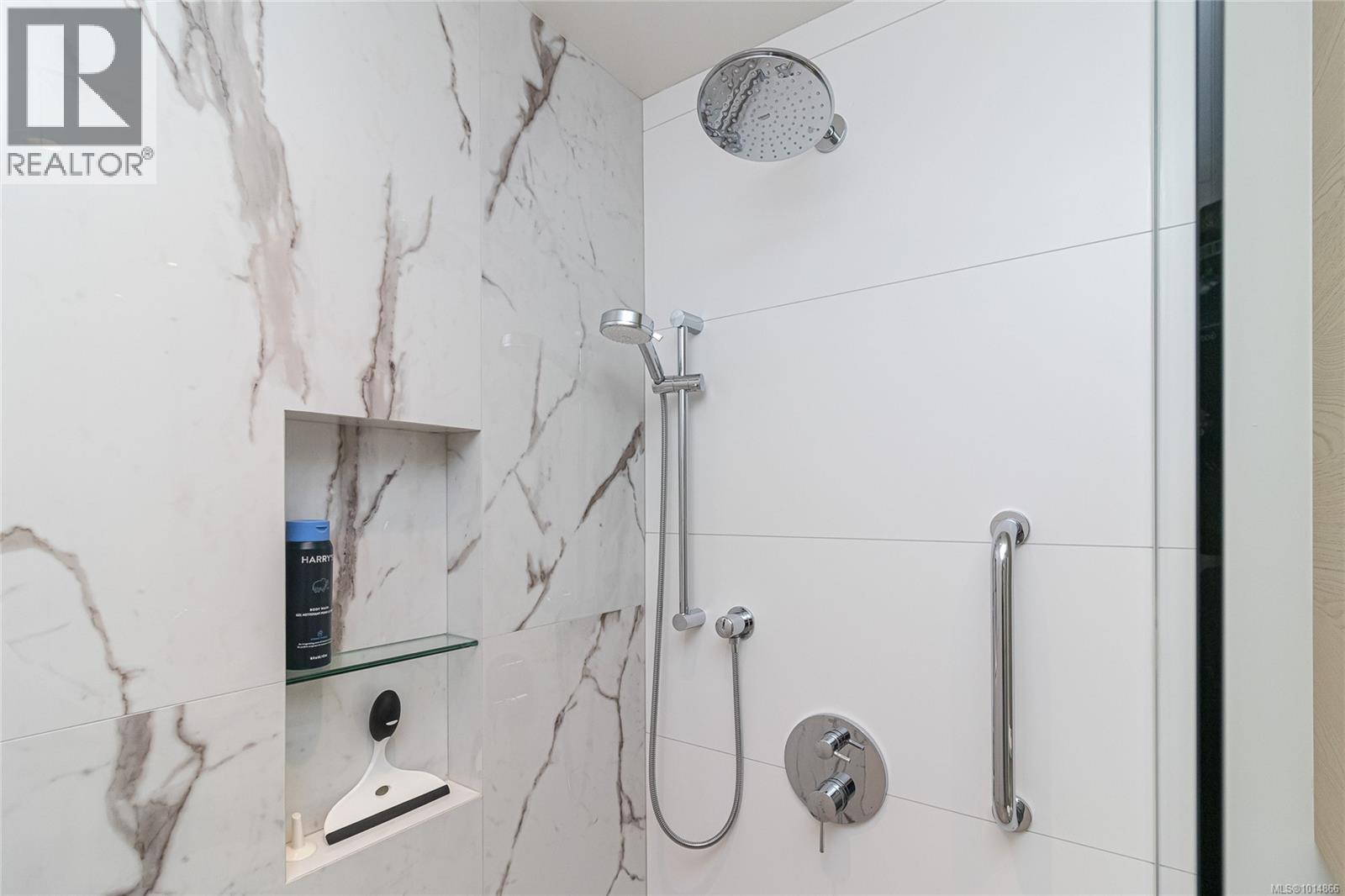 405 1916 Oak Bay Avenue, Victoria