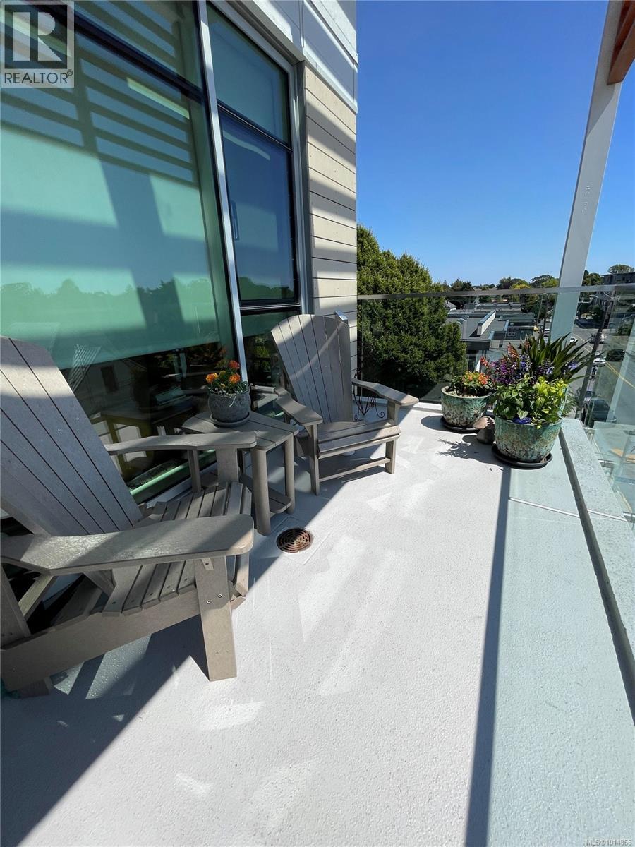 405 1916 Oak Bay Avenue, Victoria