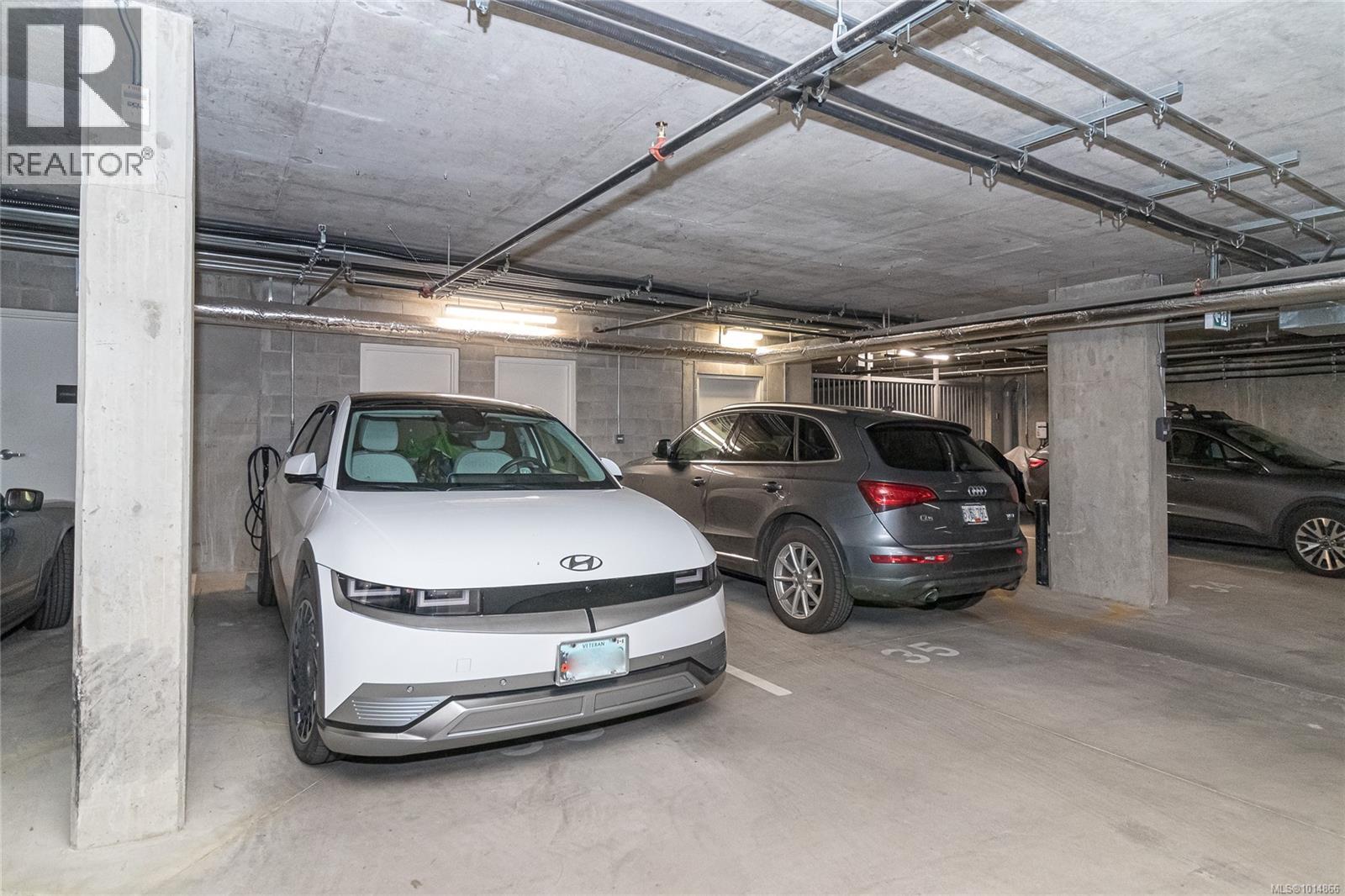 405 1916 Oak Bay Avenue, Victoria