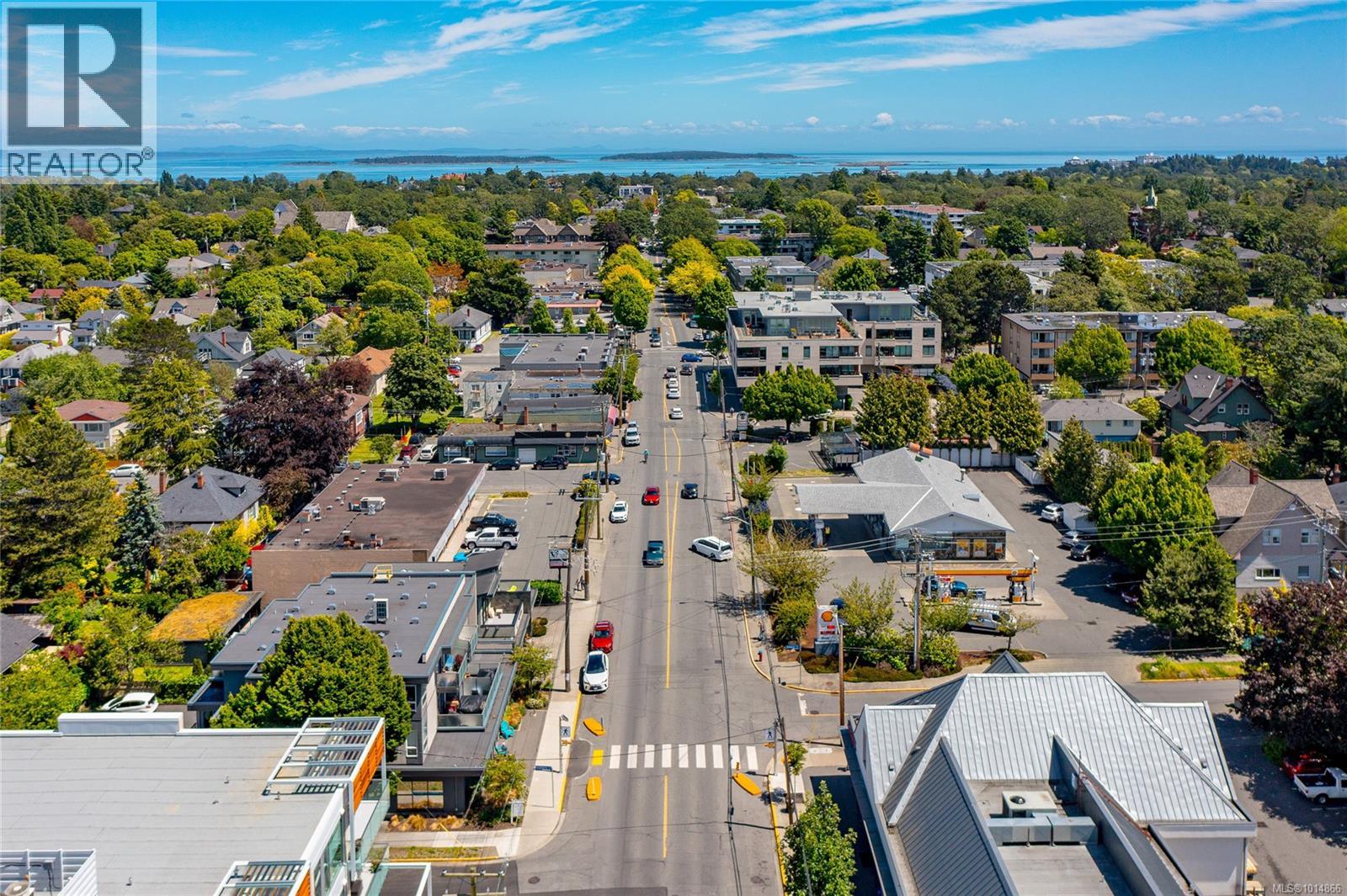 405 1916 Oak Bay Avenue, Victoria