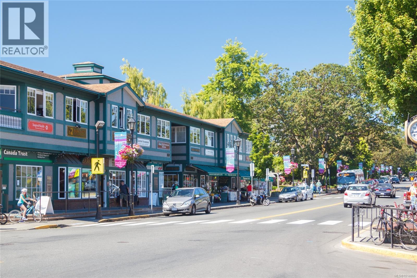 405 1916 Oak Bay Avenue, Victoria