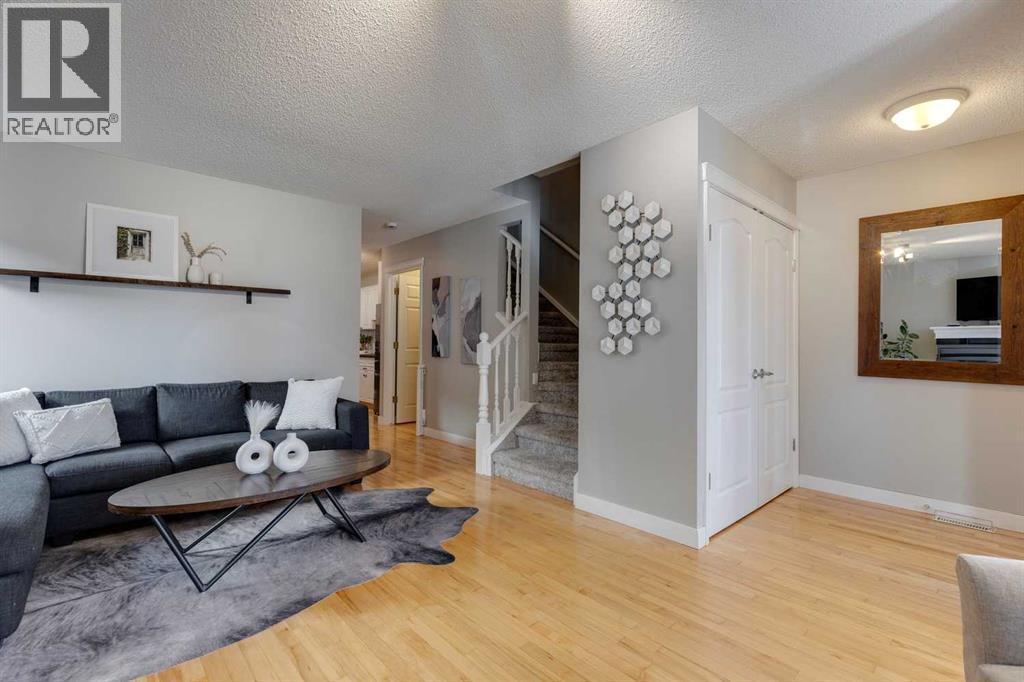 Single Family House for Sale in    Street SW Richmond Calgary 