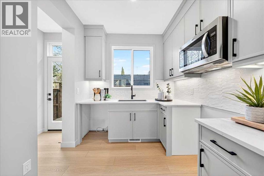 Single Family House for Sale in   Avenue SW Windsor Park Calgary 