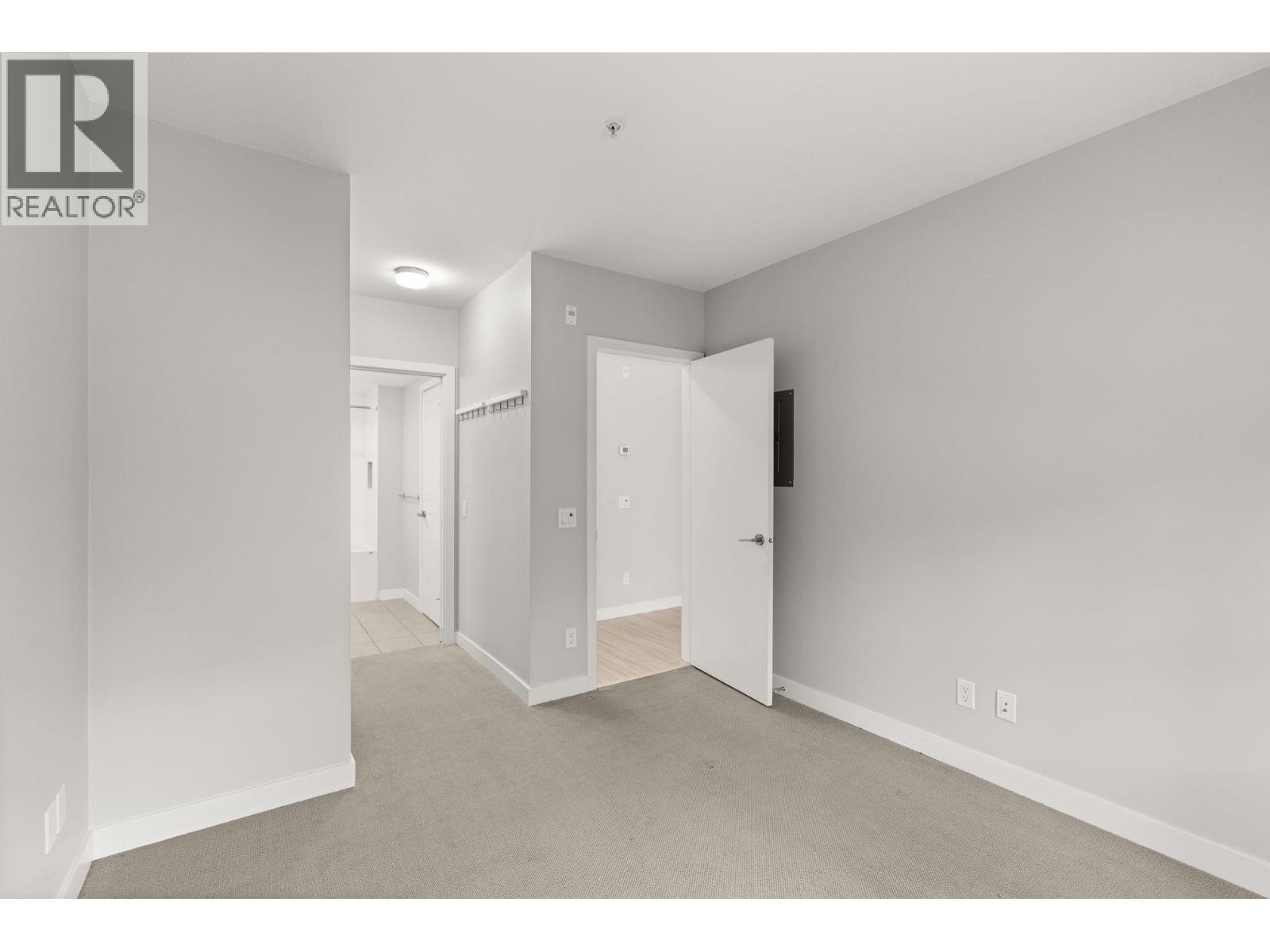 207 111 E 3RD STREET, North Vancouver