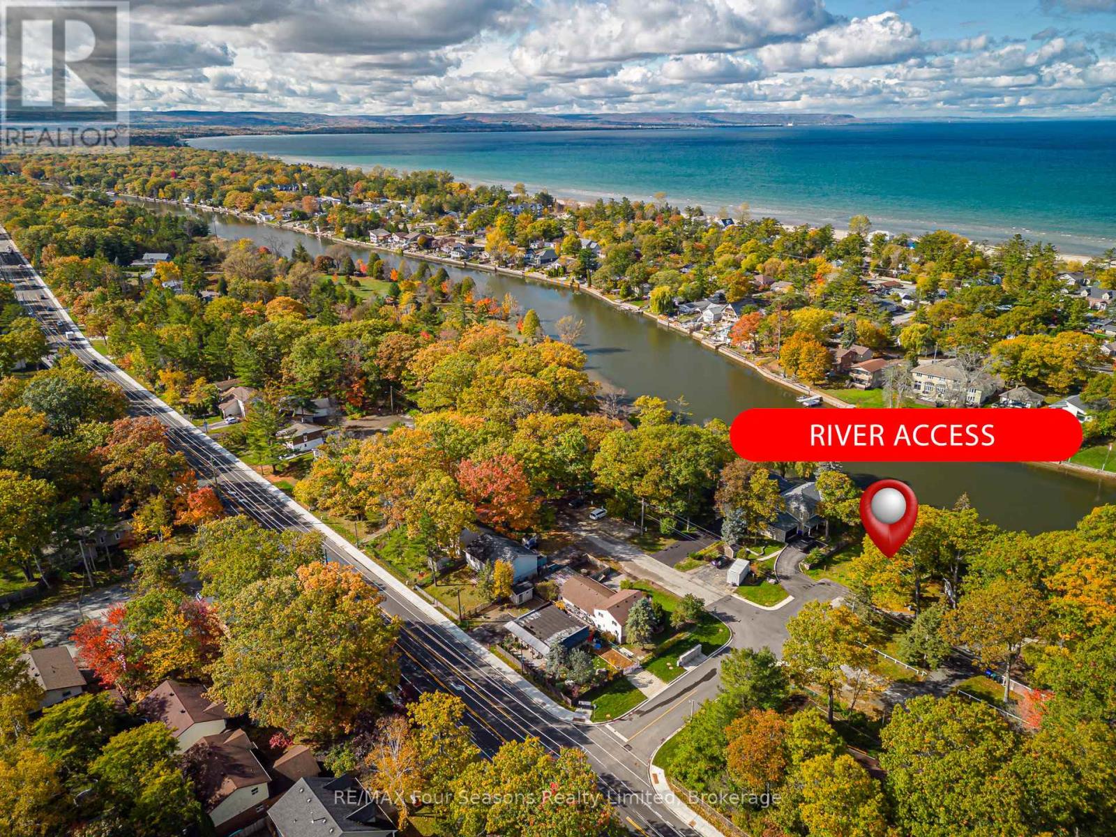 24 INDIANOLA CRESCENT, Wasaga Beach