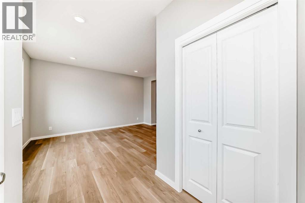 Single Family House for Sale in  Bartlett Crescent SE Rangeview Calgary 