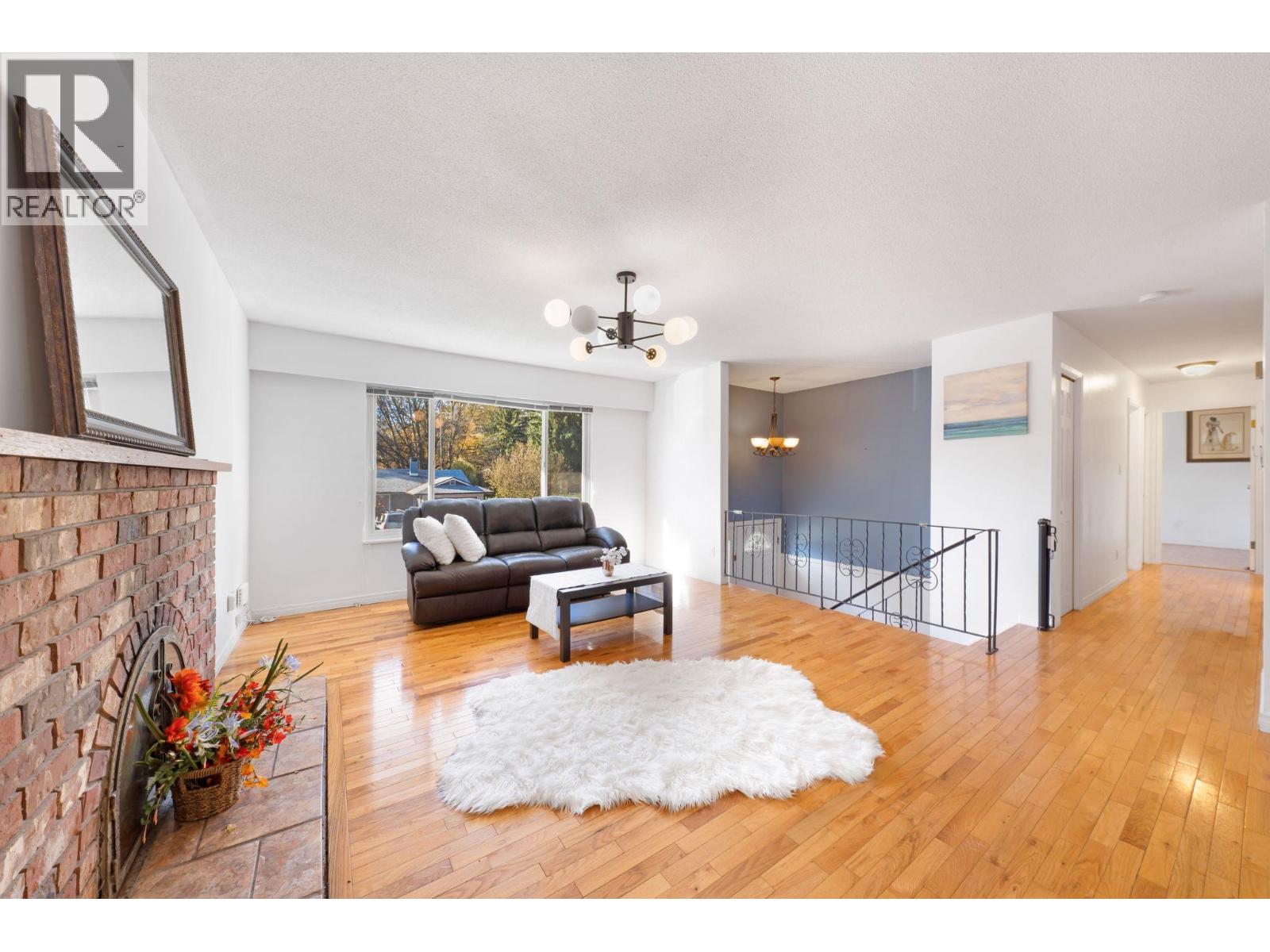 3870 RICHMOND STREET, Port Coquitlam