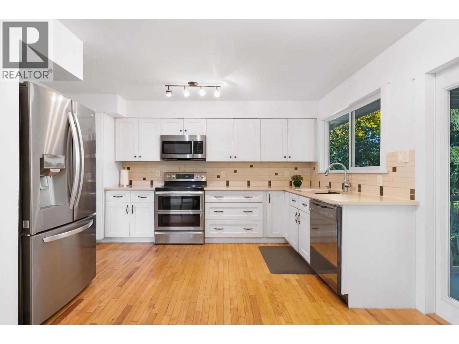 3870 RICHMOND STREET, Port Coquitlam