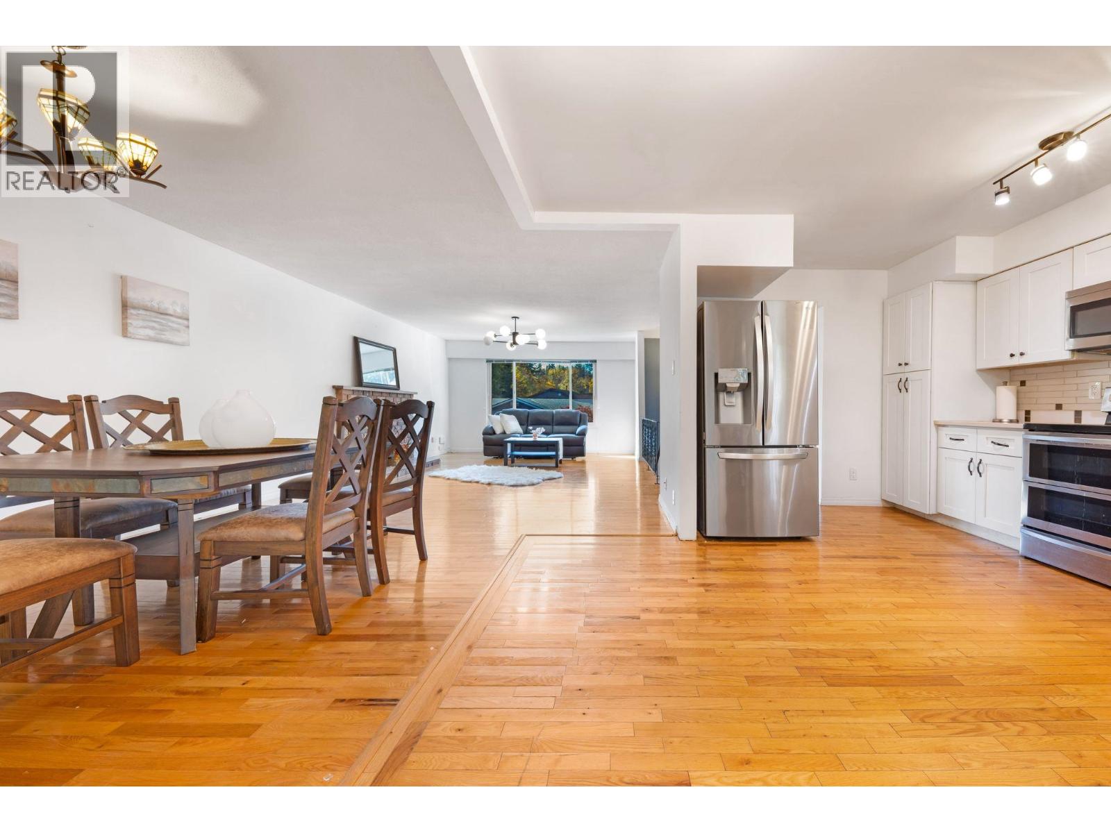 3870 RICHMOND STREET, Port Coquitlam