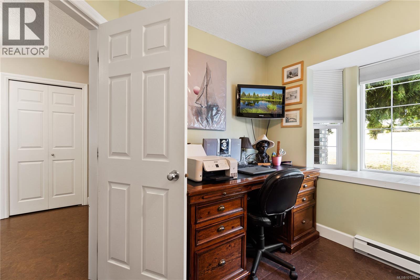 5524 Avro Way, Nanaimo