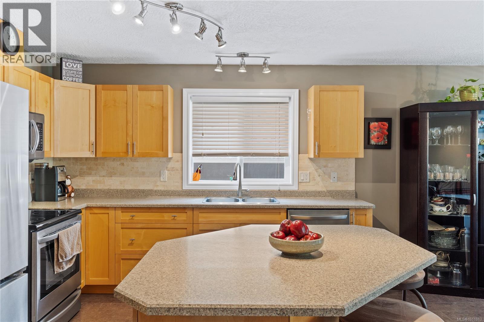 5524 Avro Way, Nanaimo