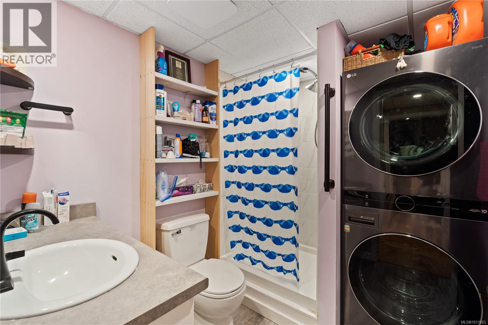 5524 Avro Way, Nanaimo