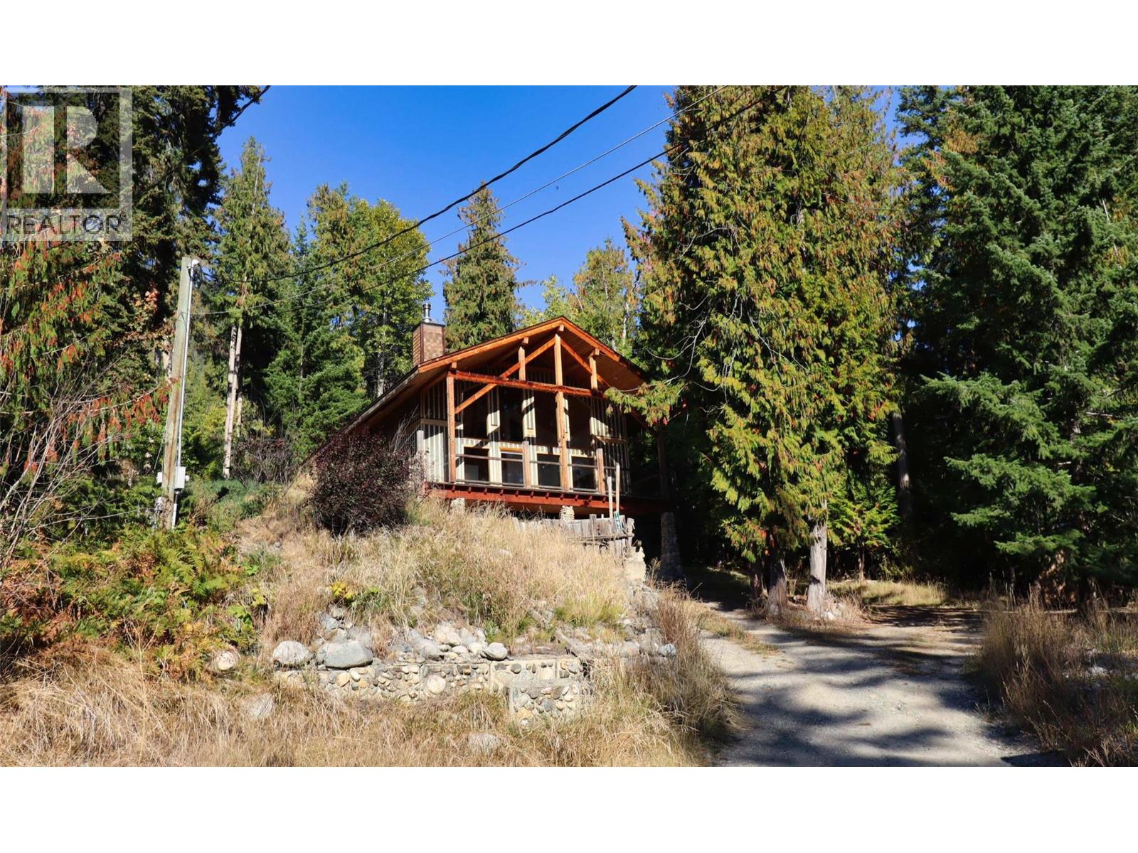 7487 & 7491 Crowfoot Drive, Anglemont