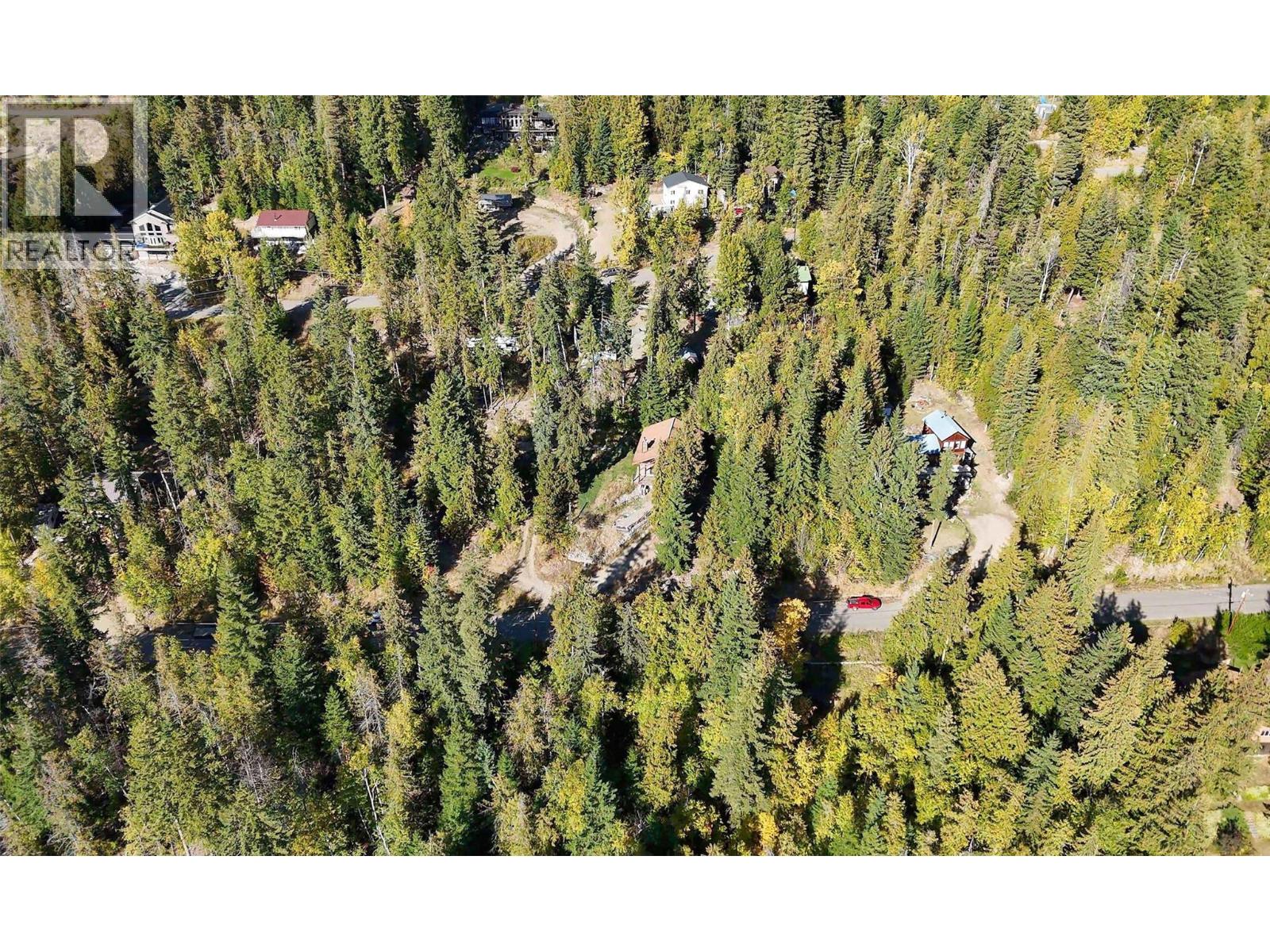 7487 & 7491 Crowfoot Drive, Anglemont