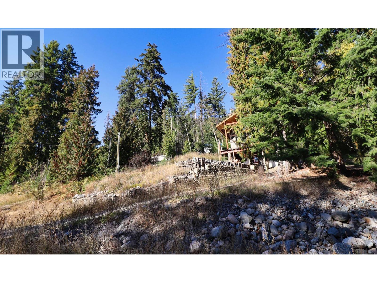 7487 & 7491 Crowfoot Drive, Anglemont