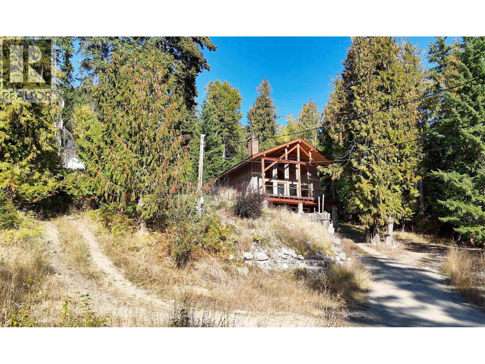 7487 & 7491 Crowfoot Drive, Anglemont