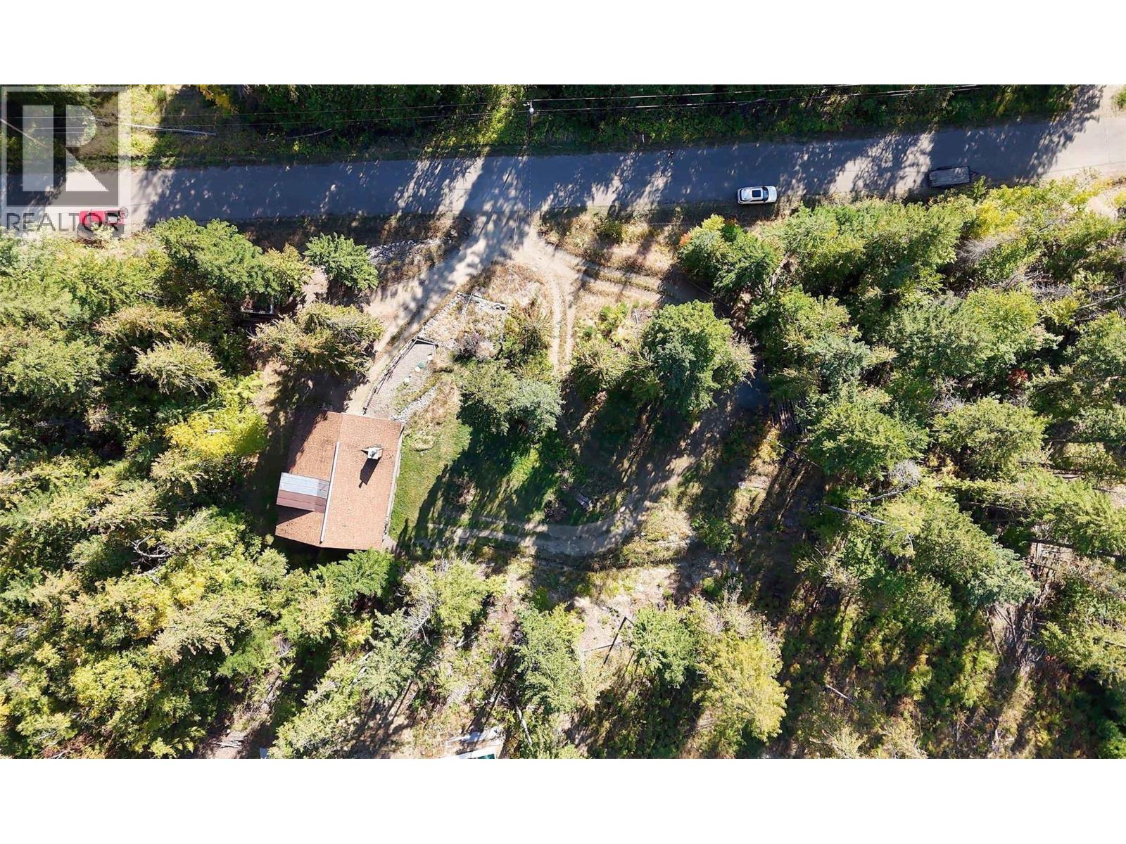 7487 & 7491 Crowfoot Drive, Anglemont