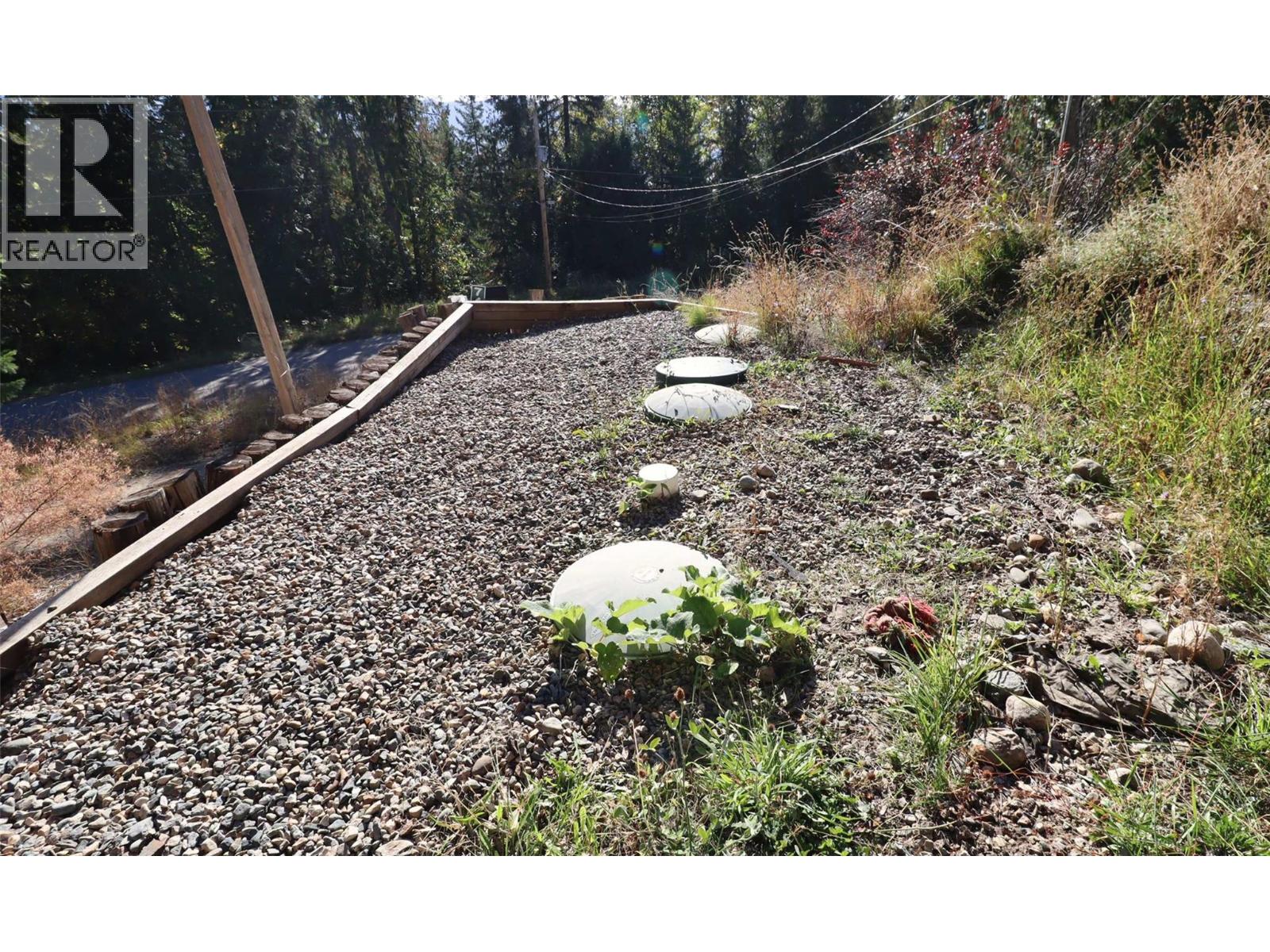 7487 & 7491 Crowfoot Drive, Anglemont