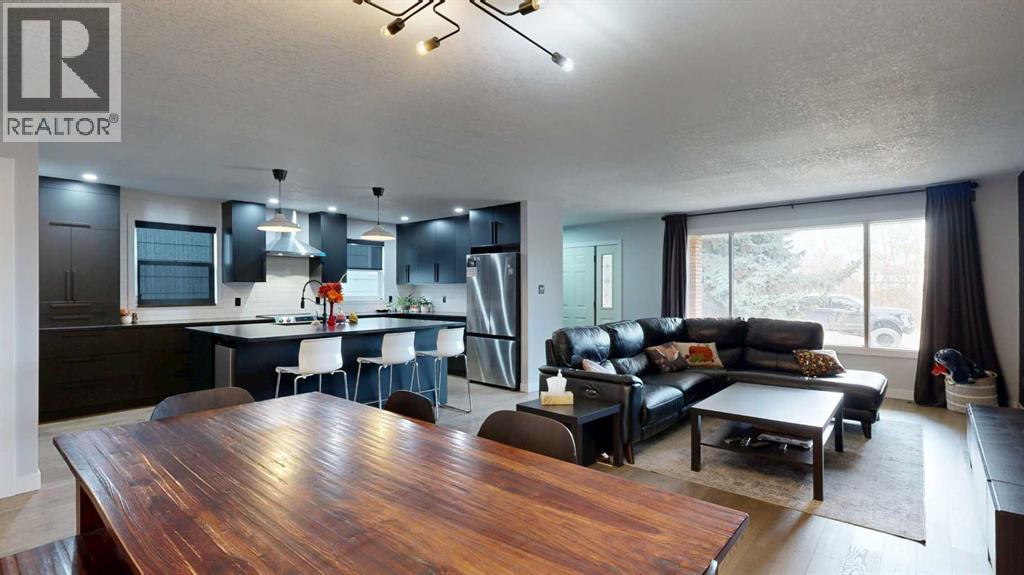 Single Family House 4 Level for Sale in   Avenue Rosedale Stettler 