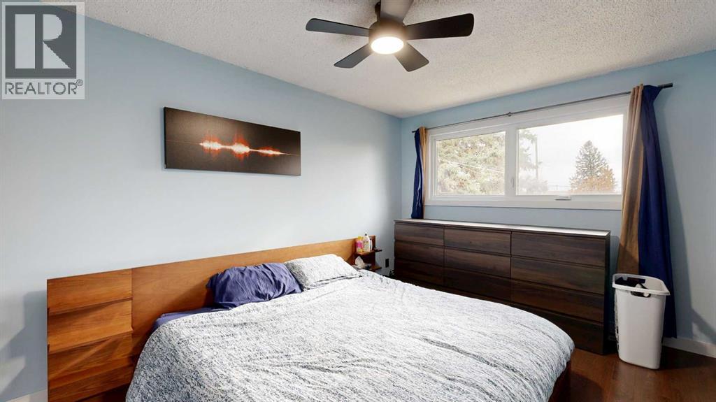 Single Family House 4 Level for Sale in   Avenue Rosedale Stettler 