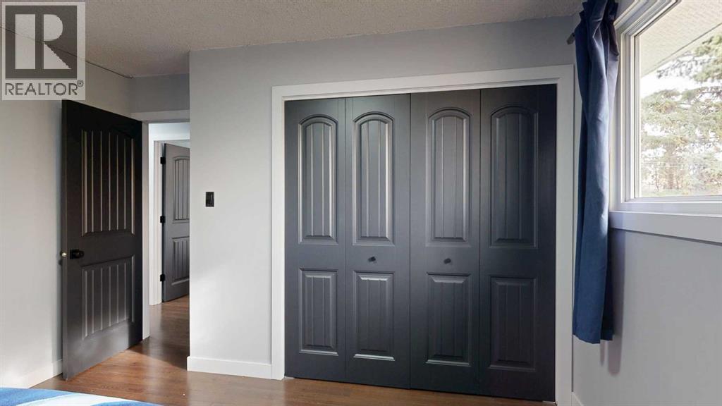 Single Family House 4 Level for Sale in   Avenue Rosedale Stettler 