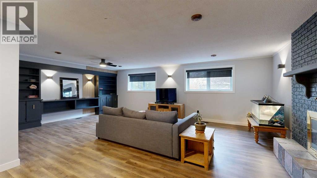 Single Family House 4 Level for Sale in   Avenue Rosedale Stettler 